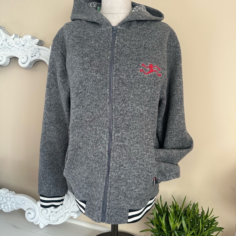 Like new! Airwalk Men’s Gray Zip-Up Fleece Hoodie with Red Logo Size Small